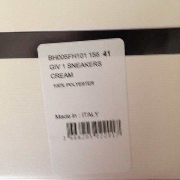 Givenchy Cream Giv 1 Light Runner Sneakers in Neutrals 41 NWT - Picture 3 of 4
